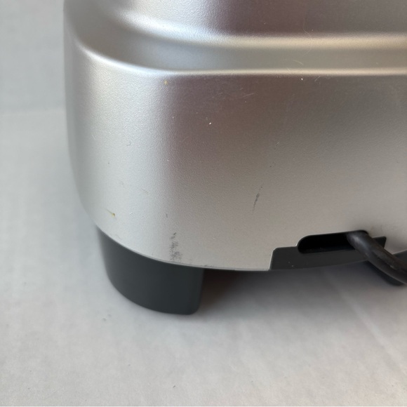 Cuisinart VELOCITY Ultra Trio 1 HP Blender Motor BFP-650 Base only Tested - Picture 7 of 10